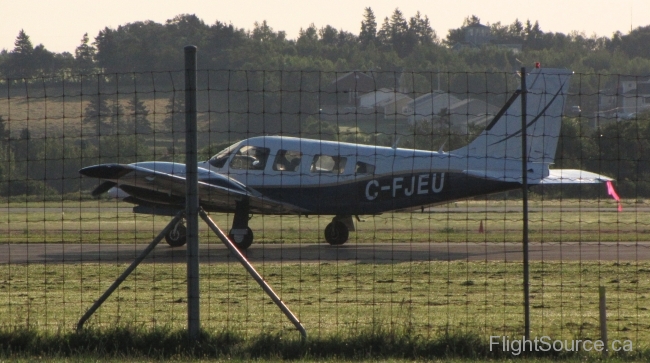 Tartan Air Piper Seneca II C-FJEU