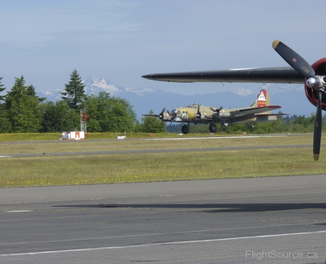 B-17G  Nine O Nine