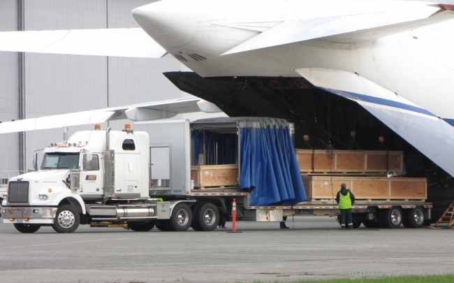 Antonov AN-124-100M UR-82008