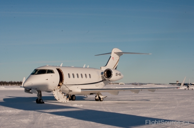 Challenger 300 OE-HAA