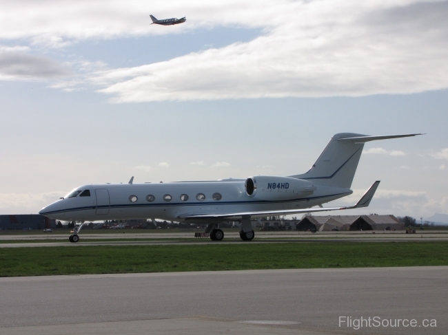 Time Warner Cable Gulfstream G-IV N84HD