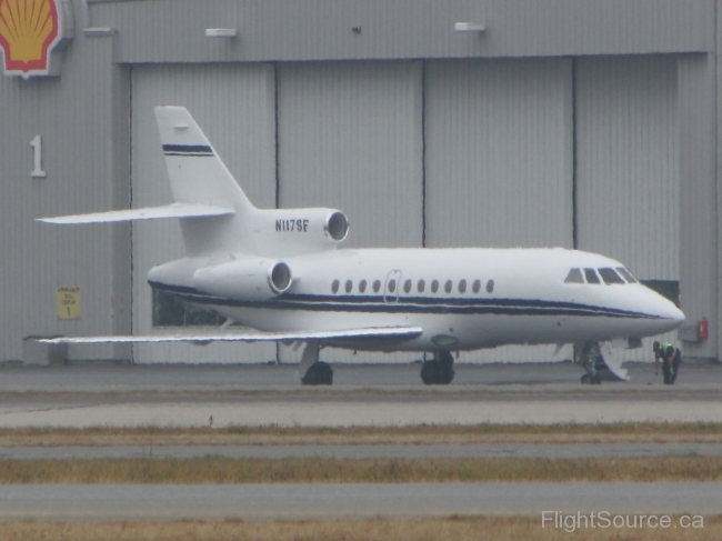 Constellation Falcon 900 N117SF