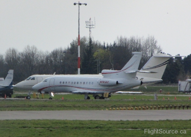 Wells Fargo Falcon 900EX N191AE