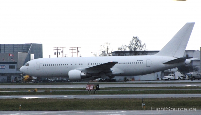 Chicago Black Hawks charter Boeing 767 N250MY