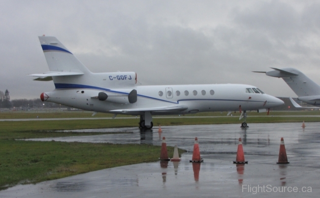 Tricycle Lane Aviation Dassault Falcon 50 C-GOFJ